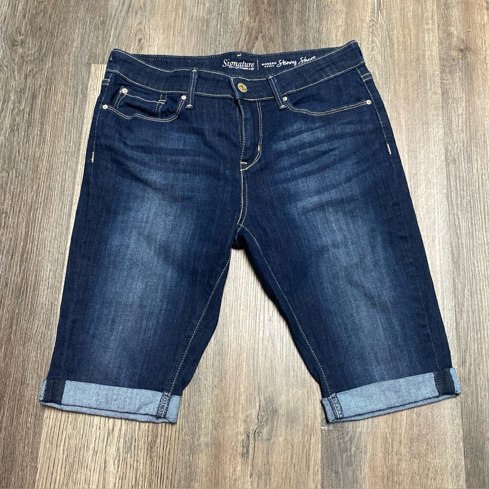 Signature Levi Strauss Women’s modern Skinny Shorts Size 12